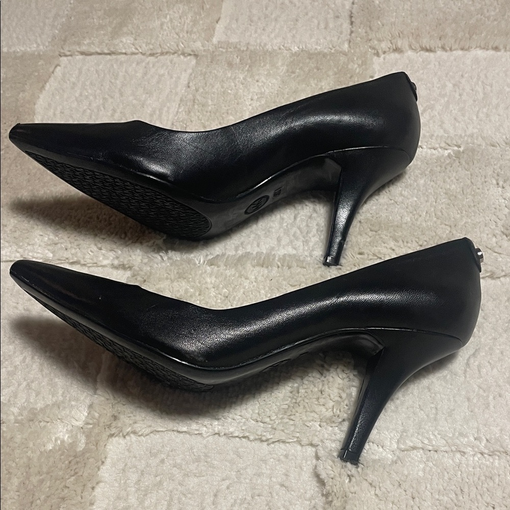 Michael Kors Classic Black Heels - Picture 4 of 6
